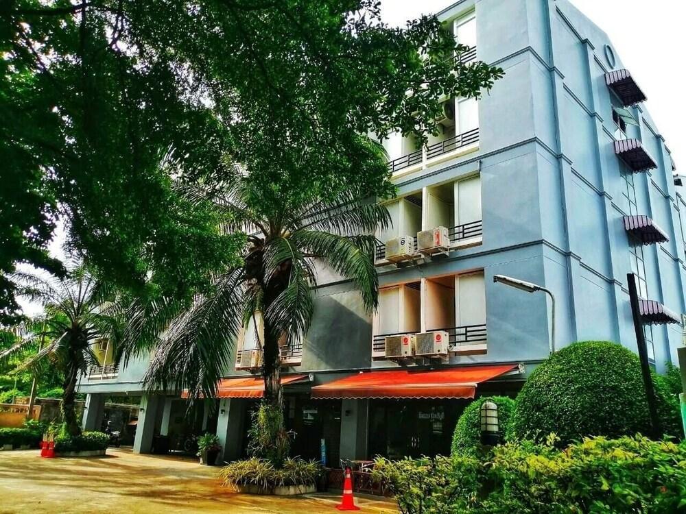 Beerapan Hotel Bangkok Kültér fotó