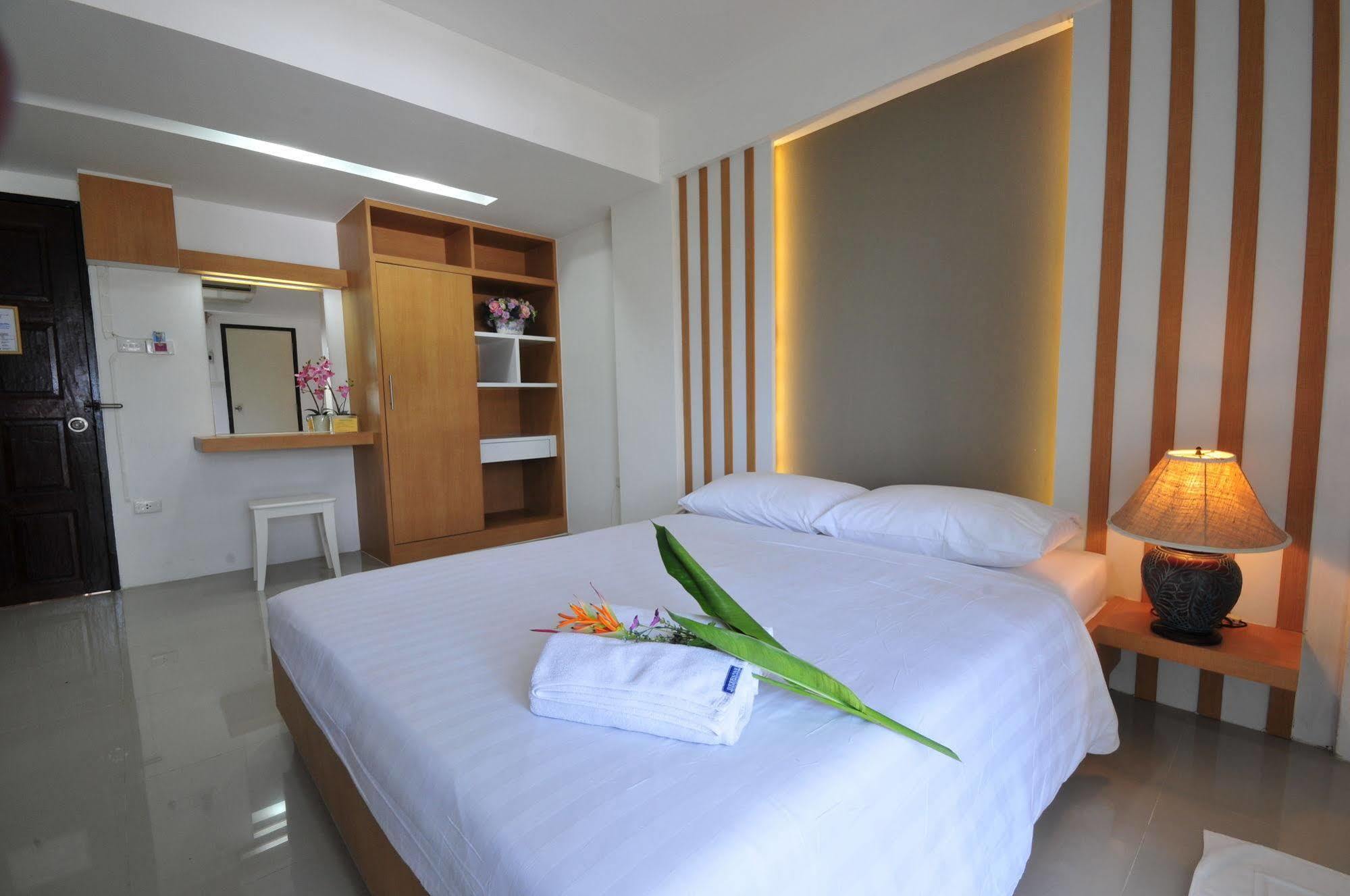Beerapan Hotel Bangkok Kültér fotó