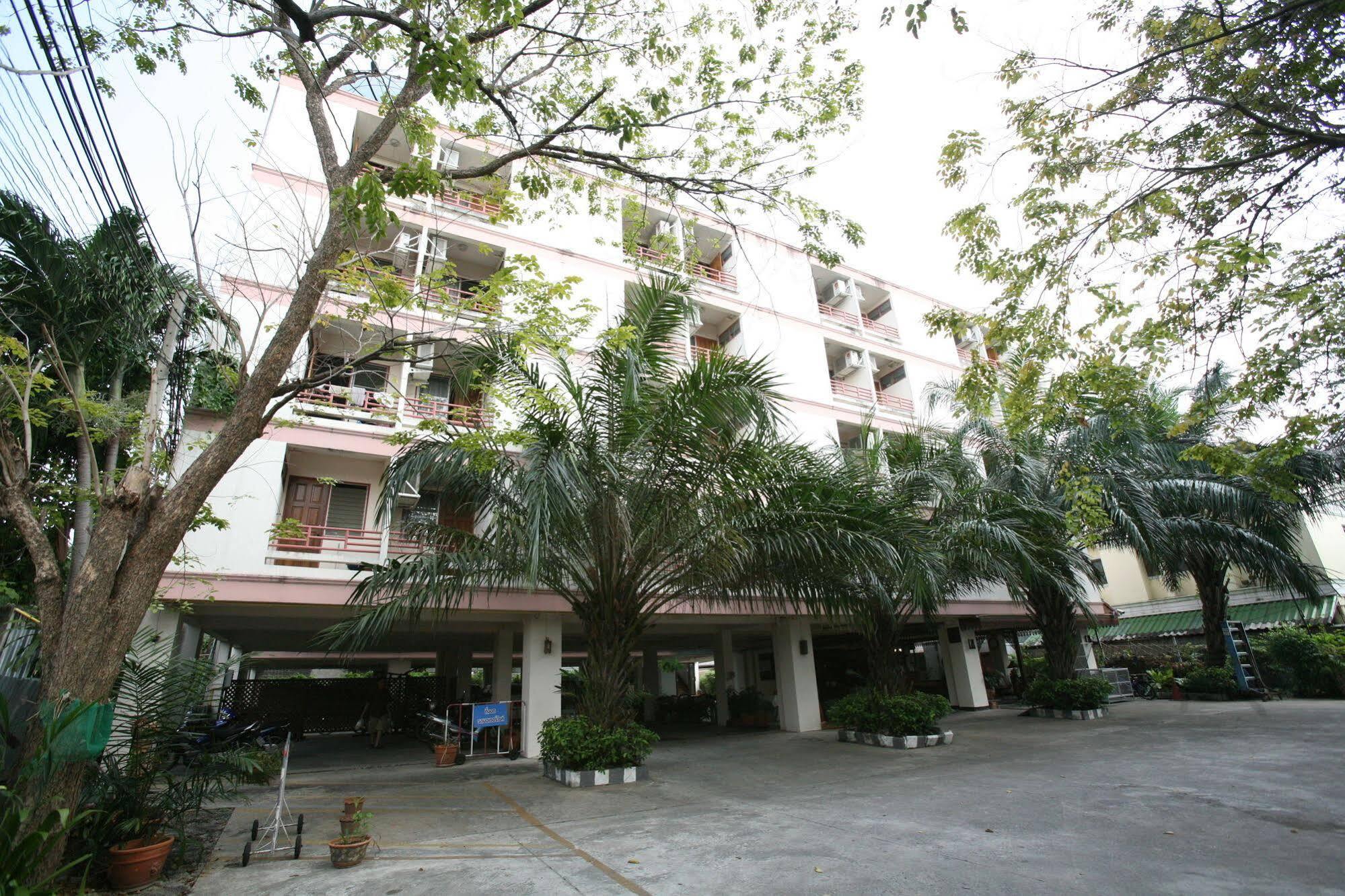 Beerapan Hotel Bangkok Kültér fotó